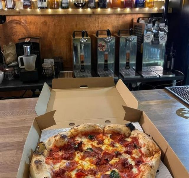 two-tozzers-pizza-9-kireth-ai